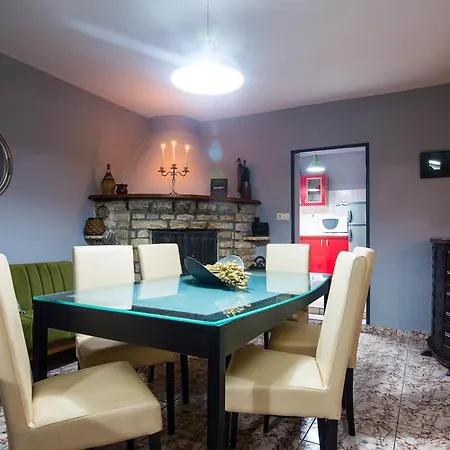 Daire With Pool 992 Pula