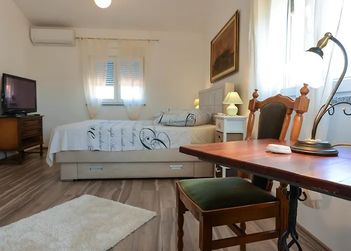 Apartamento With Pool 992 Pula