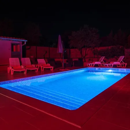 With Pool 992 아파트 풀라