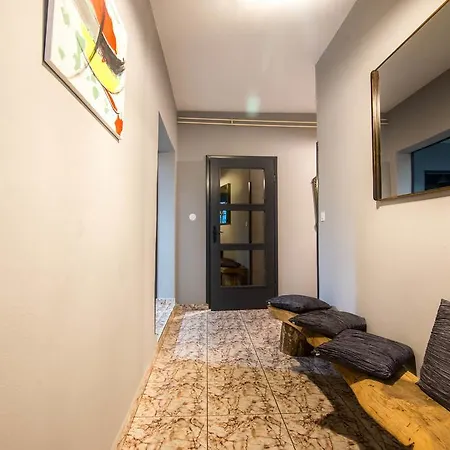 With Pool 992 아파트