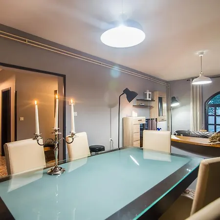 With Pool 992 * 풀라