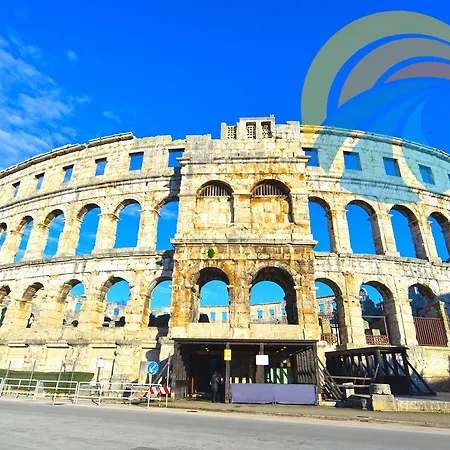 With Pool 992 아파트