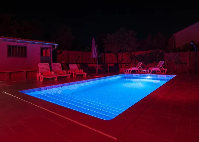 With Pool 992 Lejlighed Pula