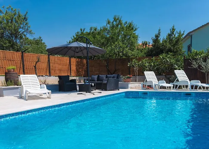 With Pool 992 Lejlighed Pula