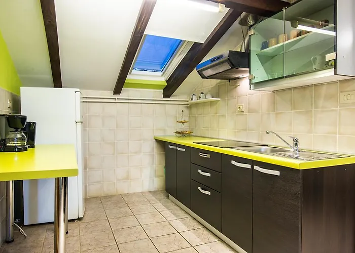 Apartmán With Pool 992 *