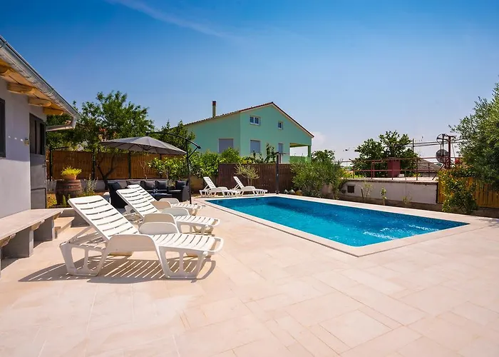 With Pool 992 Lejlighed Pula